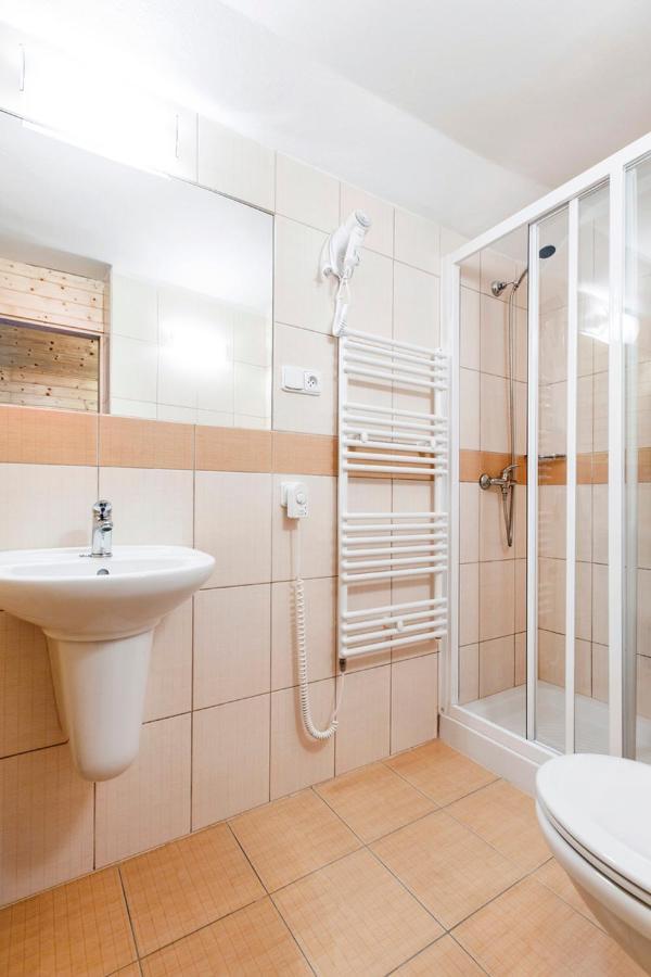 Hotel Rusava מראה חיצוני תמונה